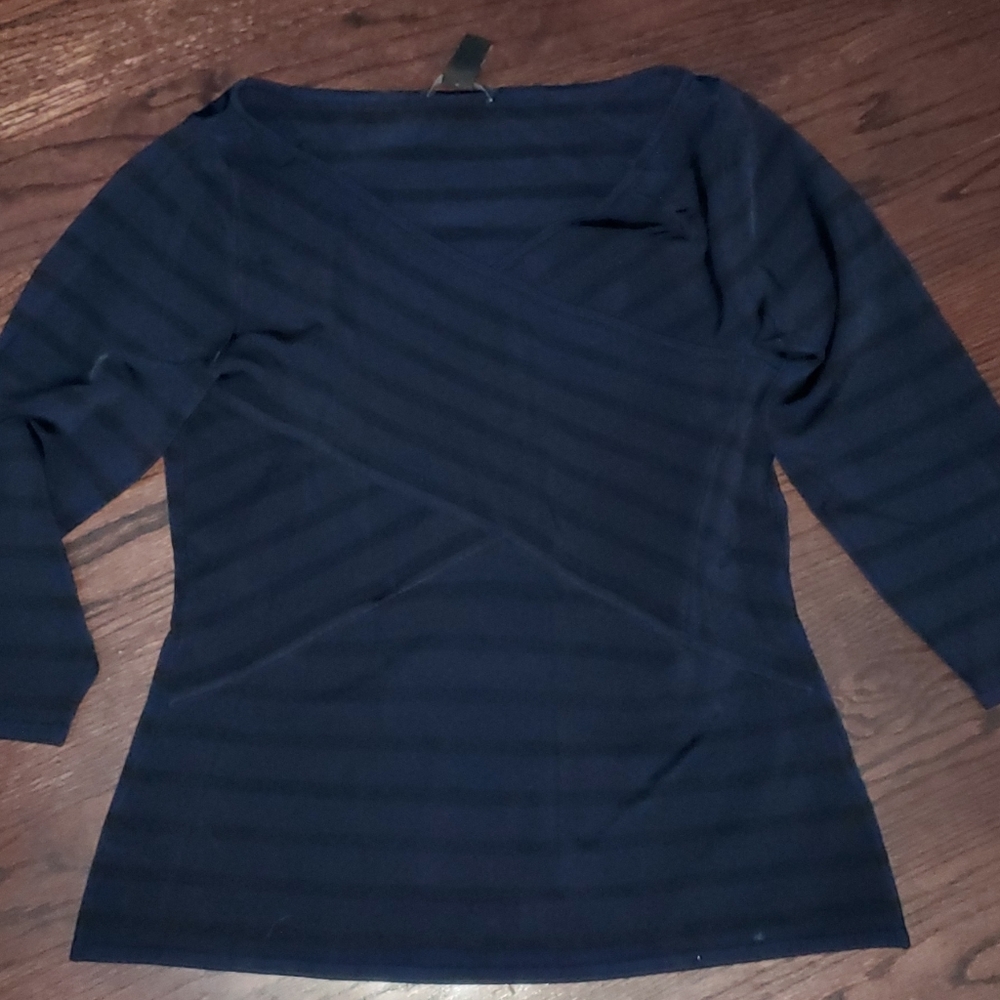 EUC White House Black Market Top Size M